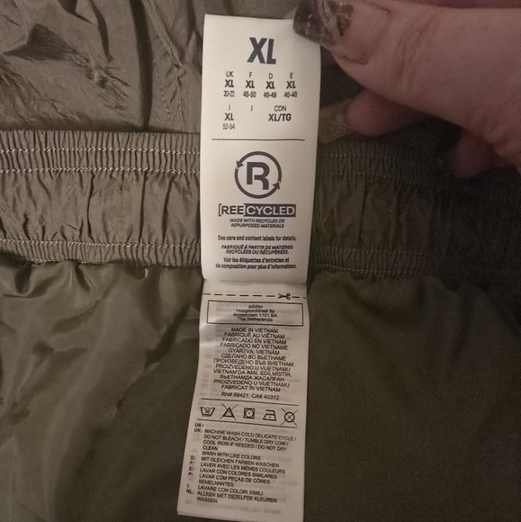 Reebok | shorts euc - Picture 3 of 4